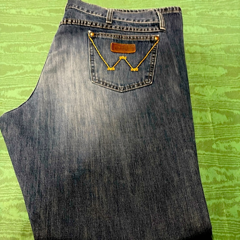 Mens Wrangler Retro Relaxed jean dark denim blue boot cut 38x34.